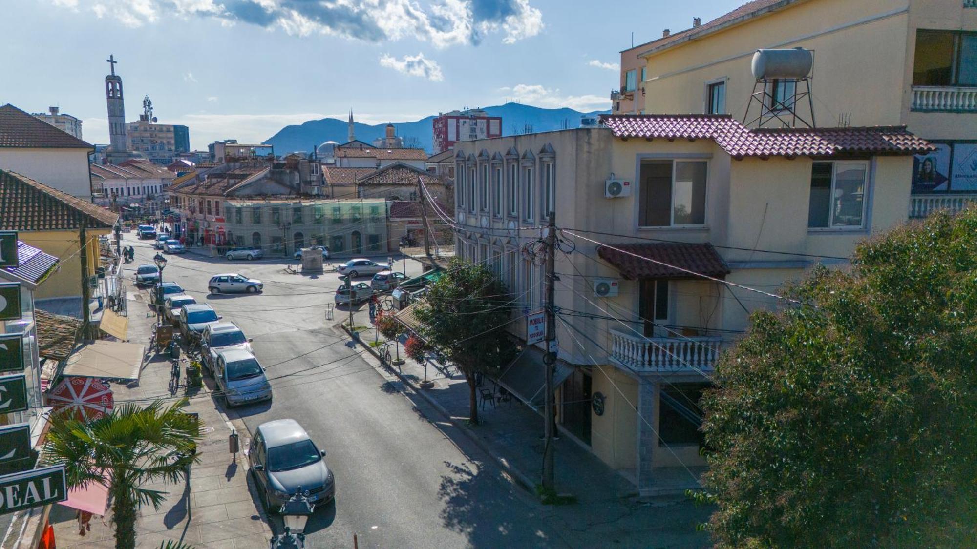 Golden Sleep Hostel Shkodër Exterior foto